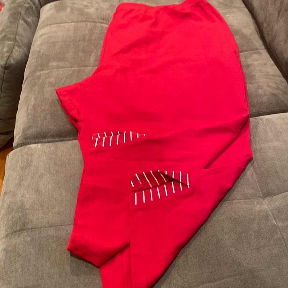Catherine’s suprema pockets,red and white stripe at bottom nwot